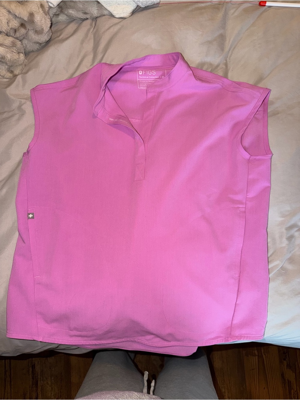 FIGS Women's PINK CLOUD Rafaela Scrub Top size XS